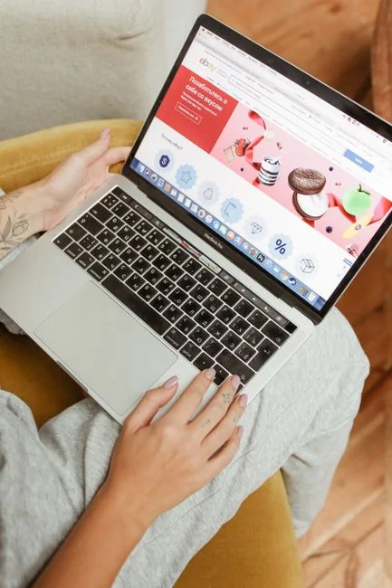 This photo is taken by Lubos Volkov for UX Store while giving a tips on how to become better designer.

After your reach certain skill level is it harder and harder to get any better … In order to progress you need to constantly push yourself to the limits and learn new things … Photo: https://www.instagram.com/lubosvolkov/ For: https://uxstore.com